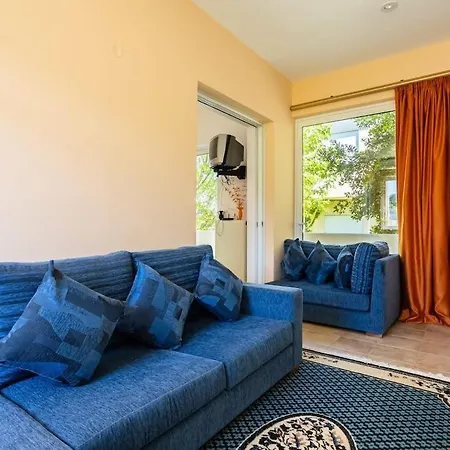 Beachfront Haven - Peaceful Seaside Retreat
