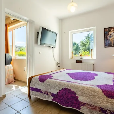Beachfront Haven - Peaceful Seaside Retreat Holiday home *