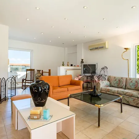 Beachfront Haven - Peaceful Seaside Retreat Holiday home *